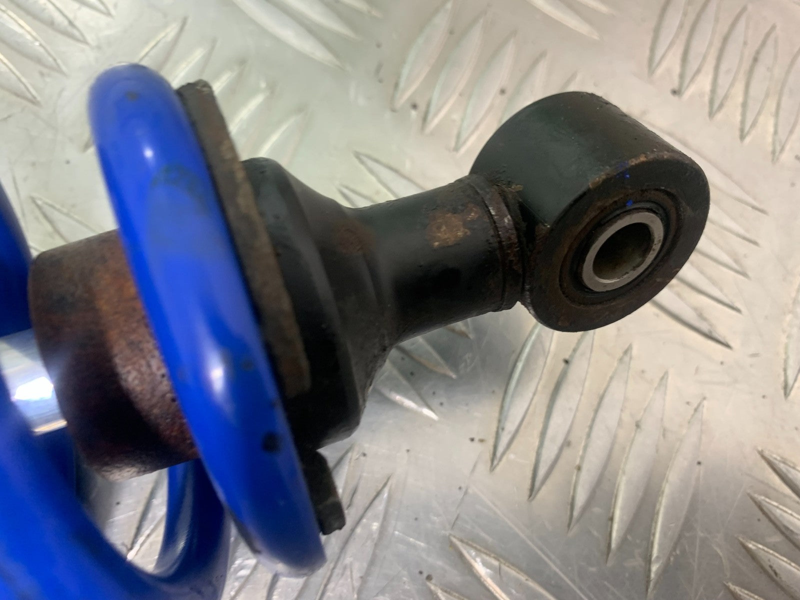 TRIUMPH 675 STREET TRIPLE REAR SHOCK   2013-2016 (CMB1186)