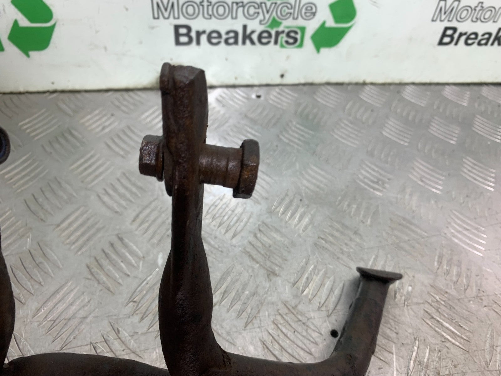 YAMAHA FZS600 FAZER 600 CENTER STAND YEAR 1998-2001 (CMB1267)