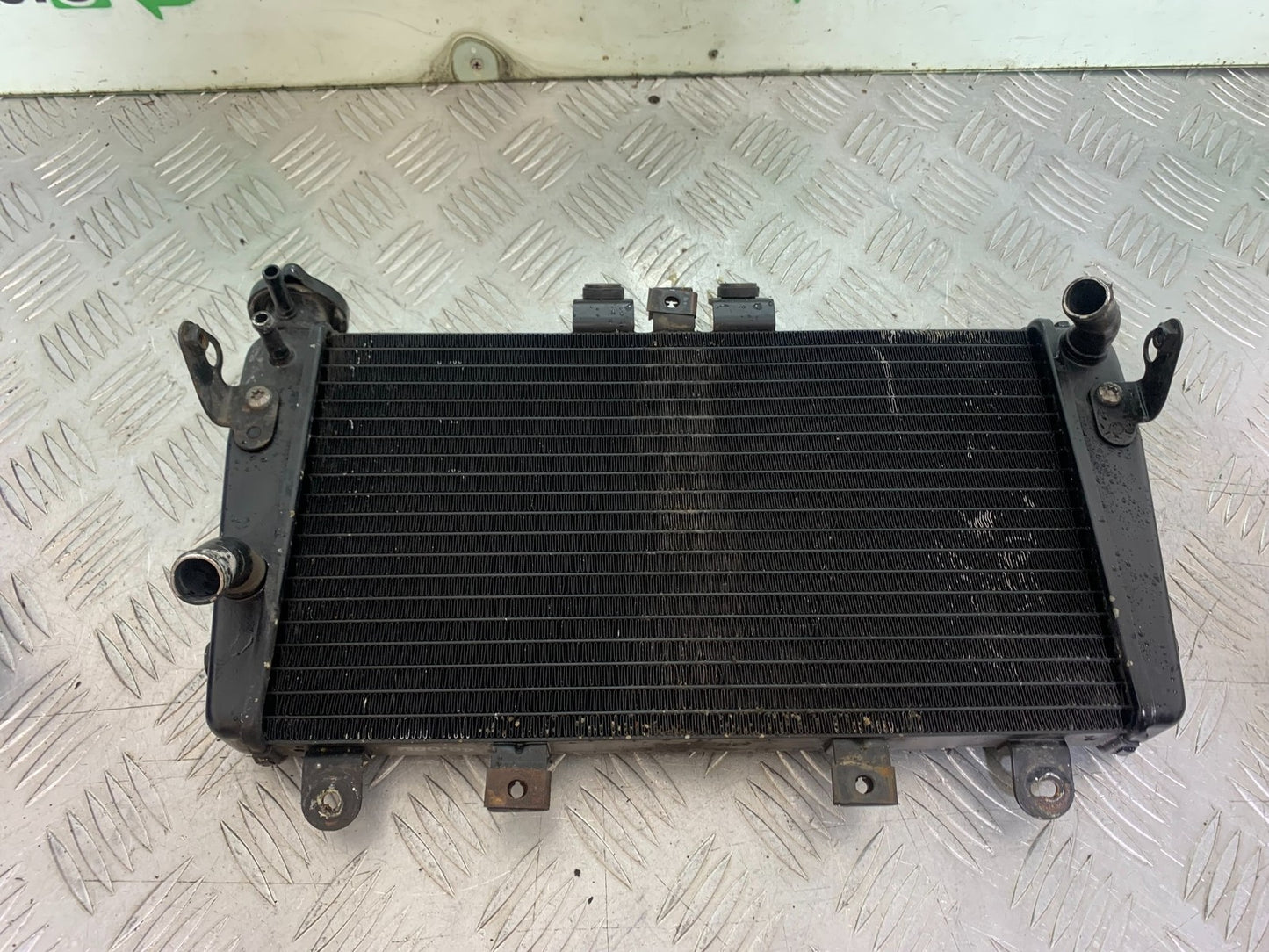 TRIUMPH SPEED TRIPLE R 1050 RADIATOR   2009 (CMB1183)