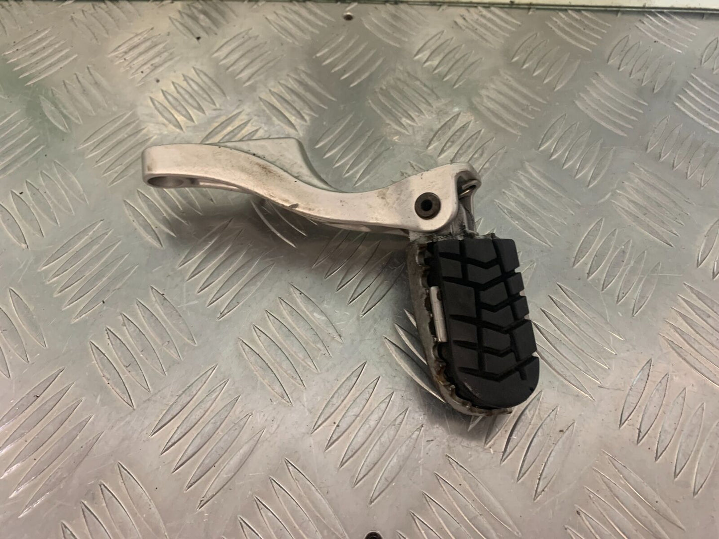 KTM 640 DUKE 2 FRONT LEFT FOOTPEG  YEAR 2000-2006 (STOCK 988)