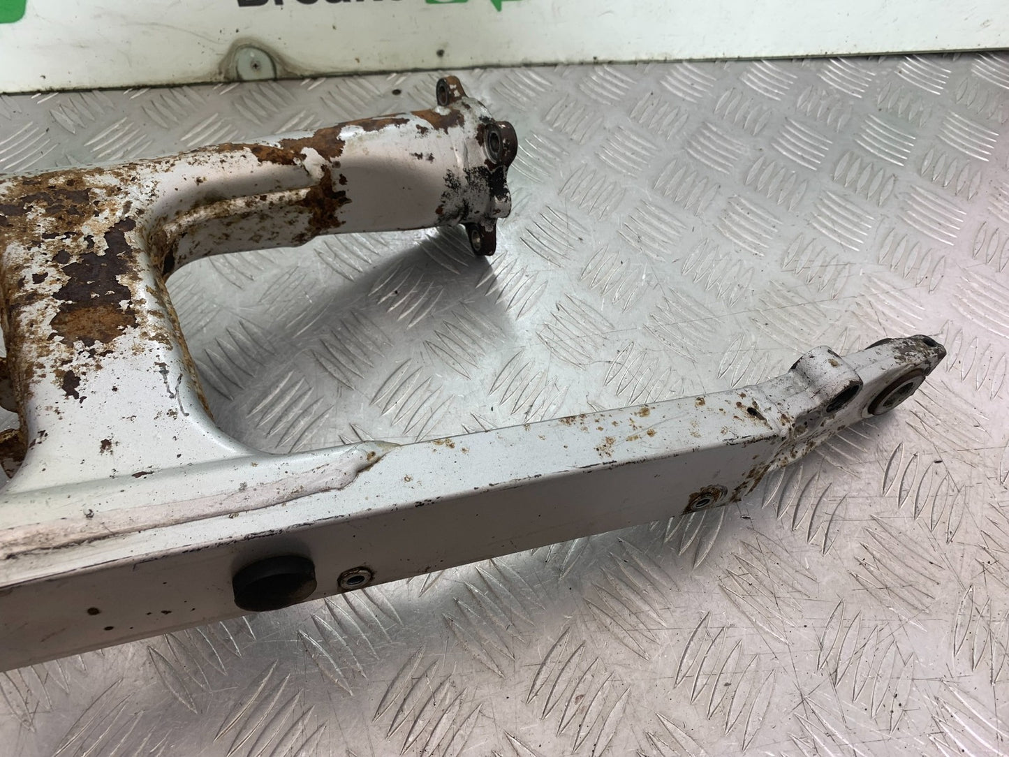 HONDA NT650 V DEAUVILLE SWINGARM   YEAR 1999 (CMB1268)