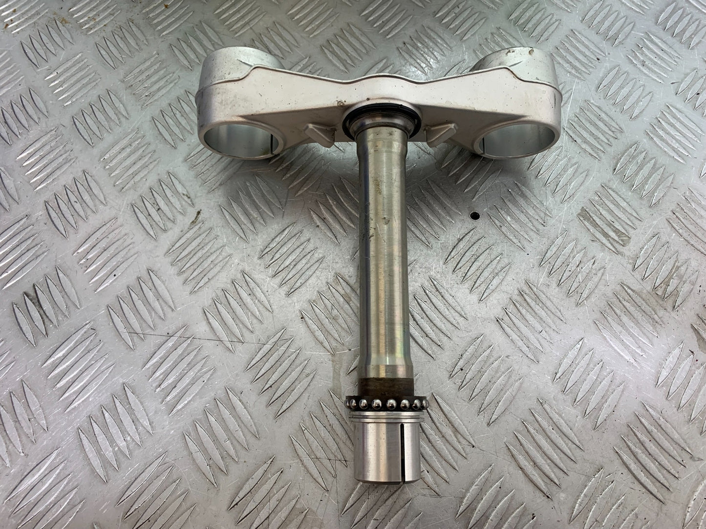 MV AGUSTA 800 F3 BOTTOM YOKE  YEAR 2013-2016 (CMB1152)