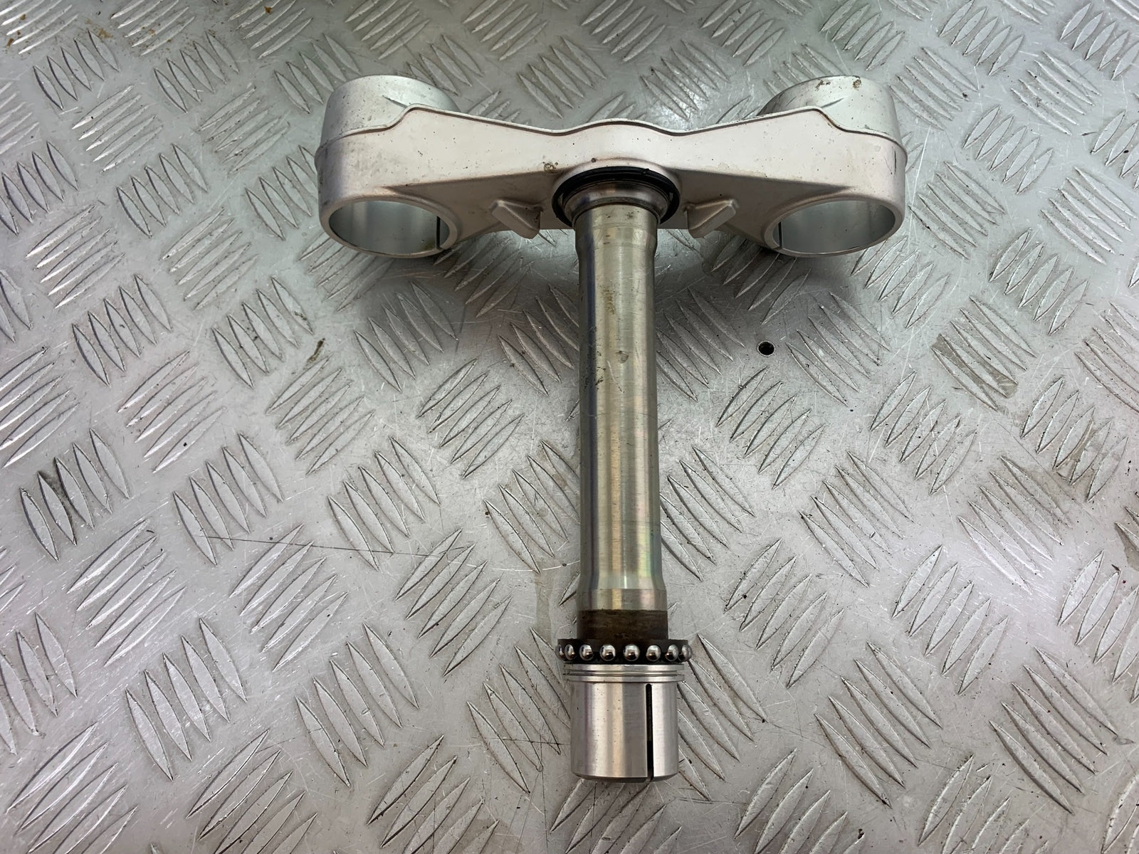 MV AGUSTA 800 F3 BOTTOM YOKE  YEAR 2013-2016 (CMB1152)