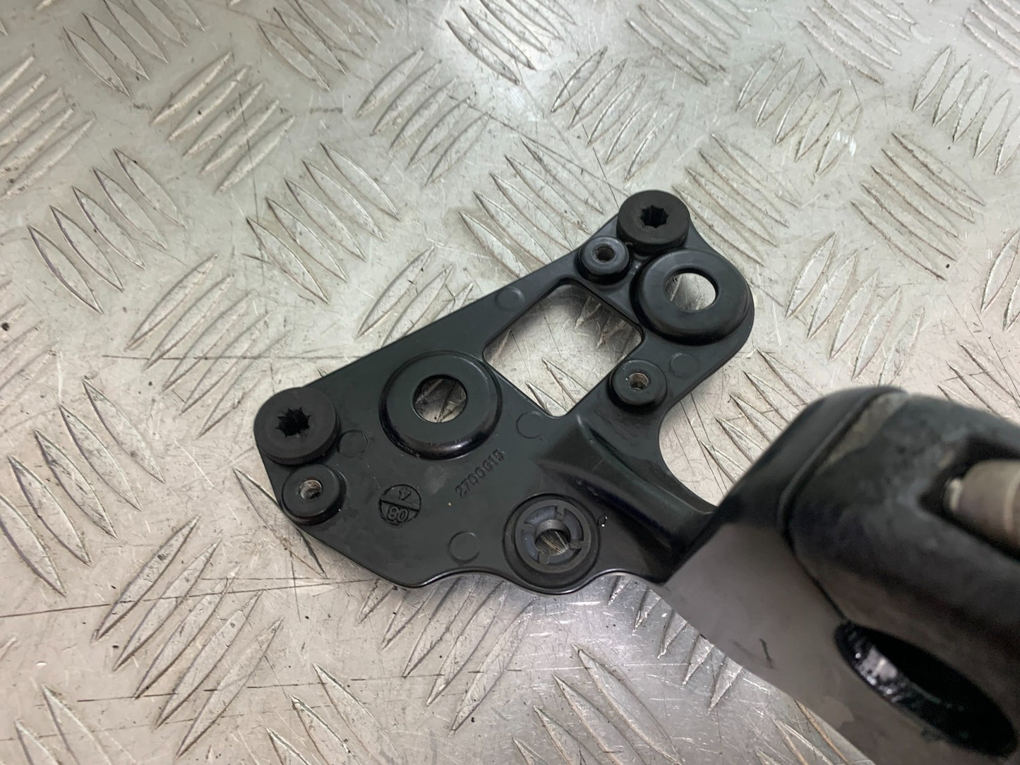TRIUMPH SPEED TRIPLE R 1050 FAIRING BRACKET   2009 (CMB1183)