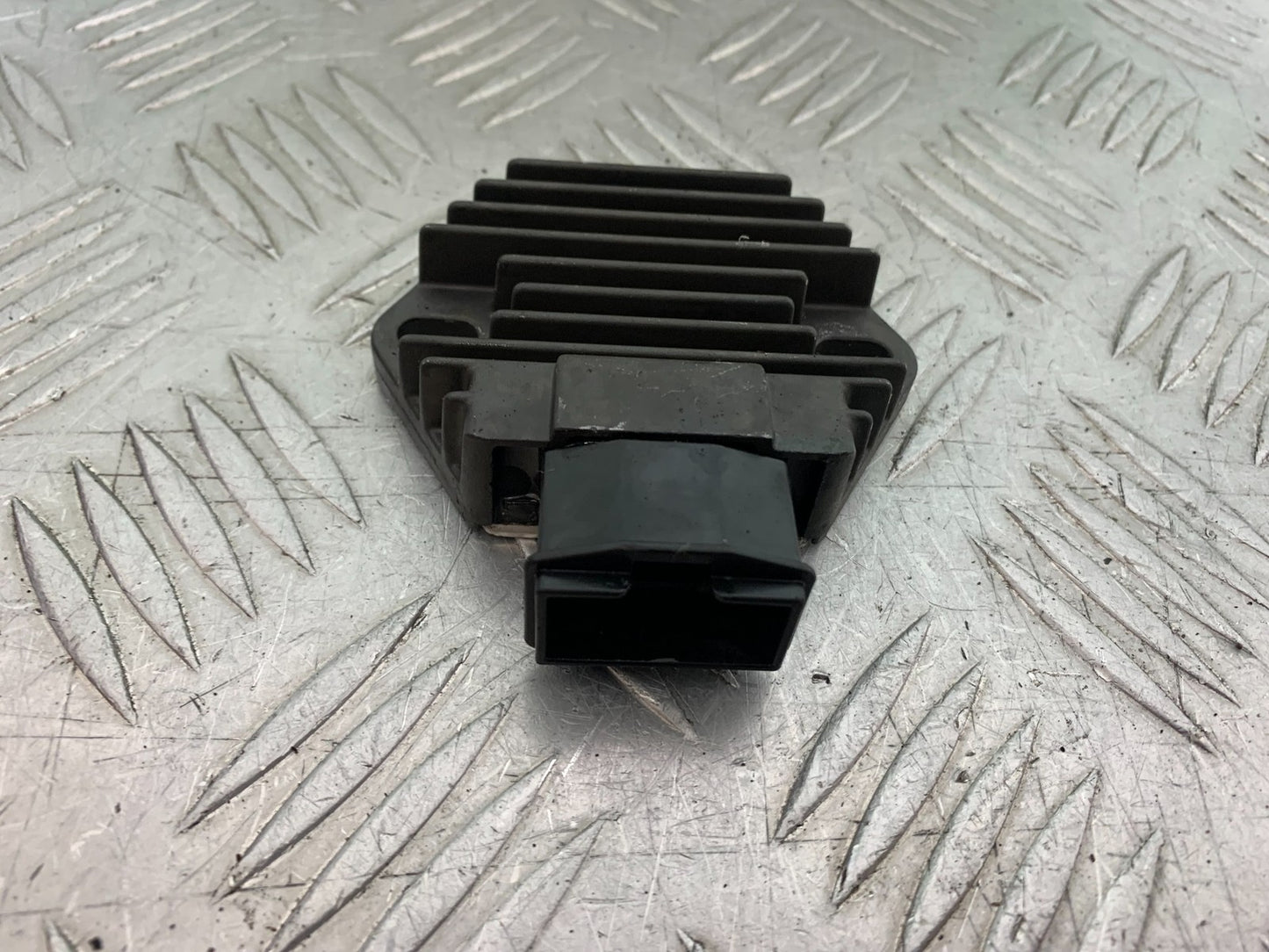 HONDA XL125 VARADERO REGULATOR   YEAR 2001-2006  (CMB1304)