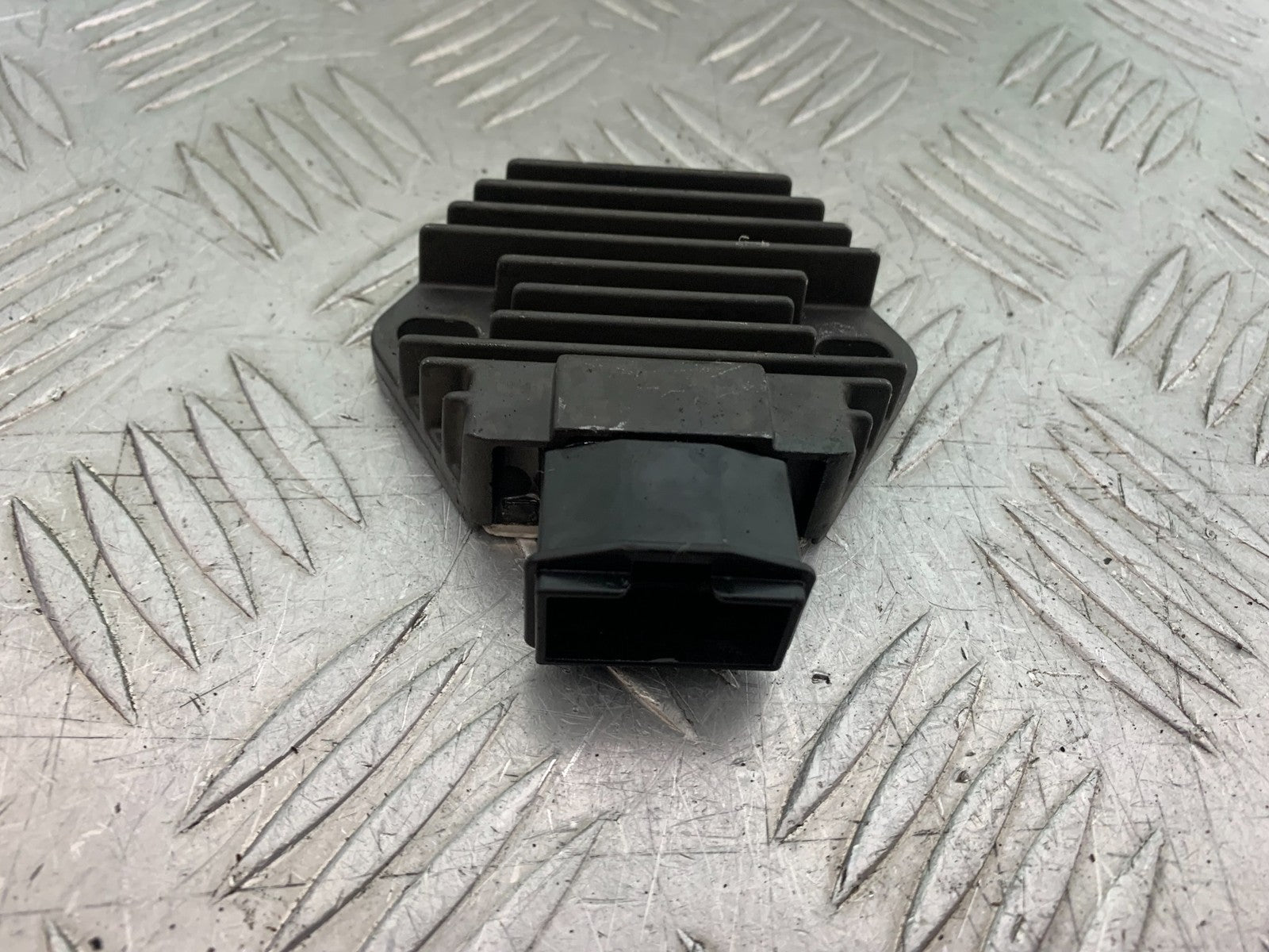 HONDA XL125 VARADERO REGULATOR   YEAR 2001-2006  (CMB1304)