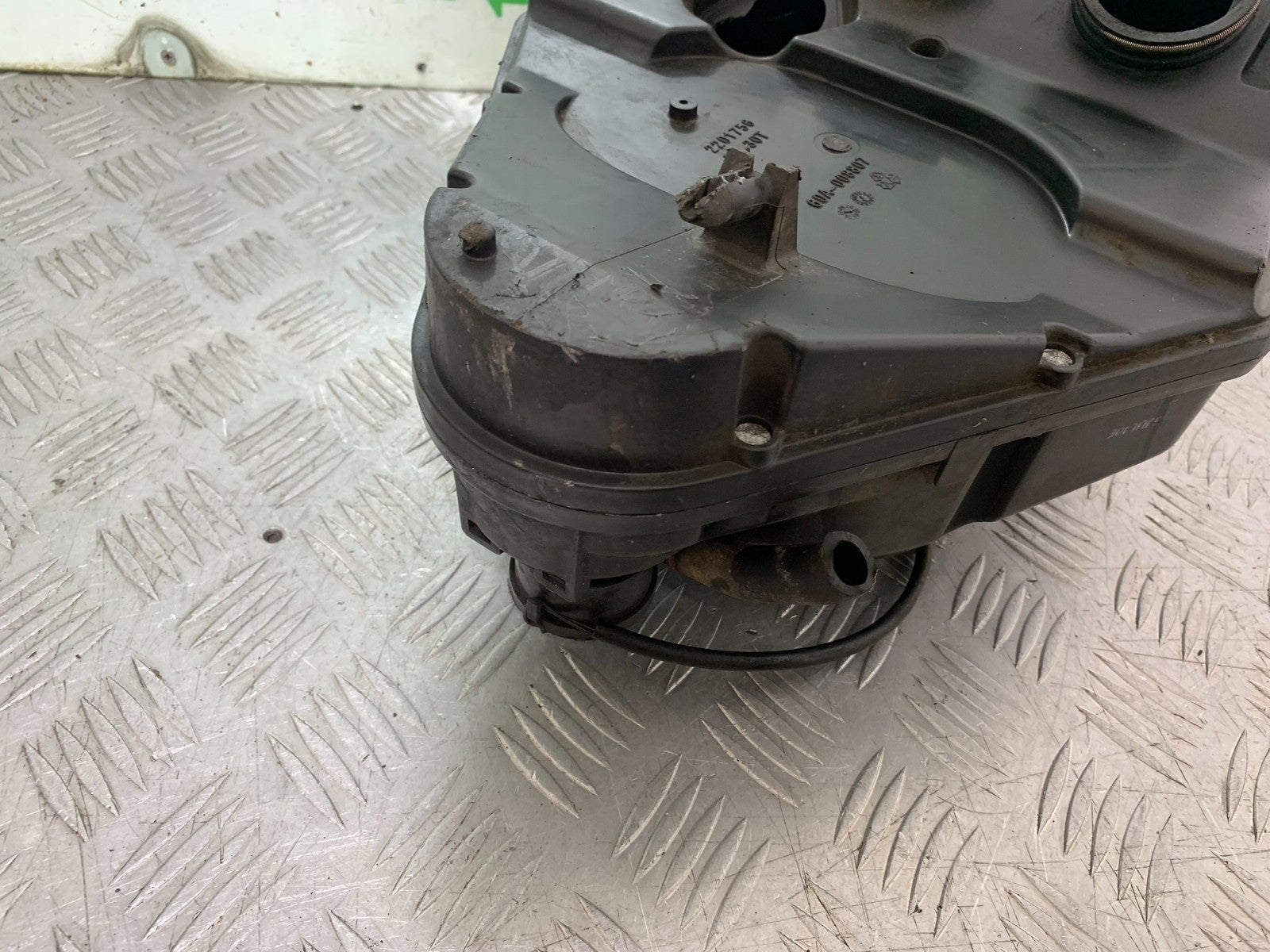 TRIUMPH 955I SPRINT RS AIRBOX  YEAR 1999-03 (CMB1313)