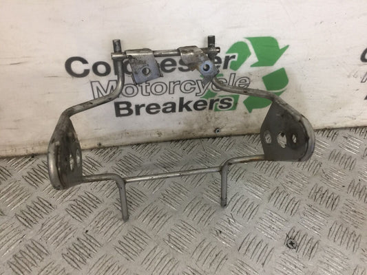 HONDA CB600 CB 600 HORNET HEADLIGHT BRACKET   YEAR 1999-02 (STOCK 865)