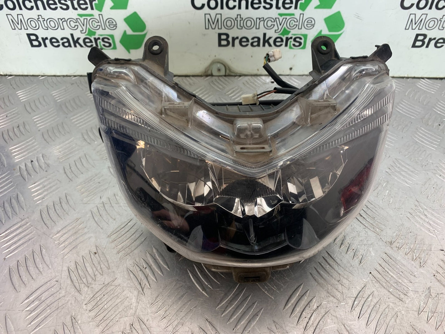 YAMAHA XMAX 125 XMAX-125 HEADLIGHT   YEAR 2015-2020  (CMB1266)