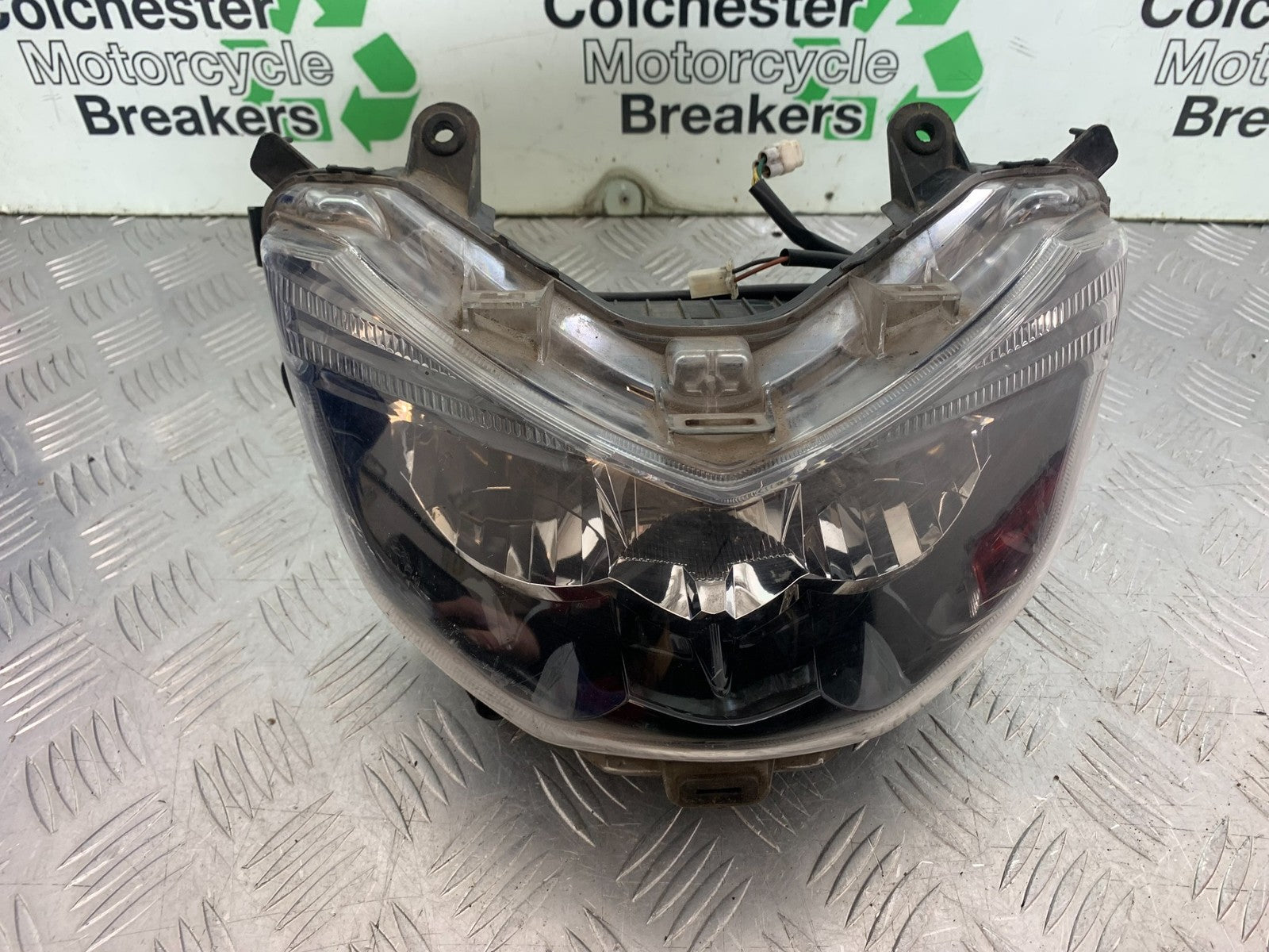 YAMAHA XMAX 125 XMAX-125 HEADLIGHT   YEAR 2015-2020  (CMB1266)