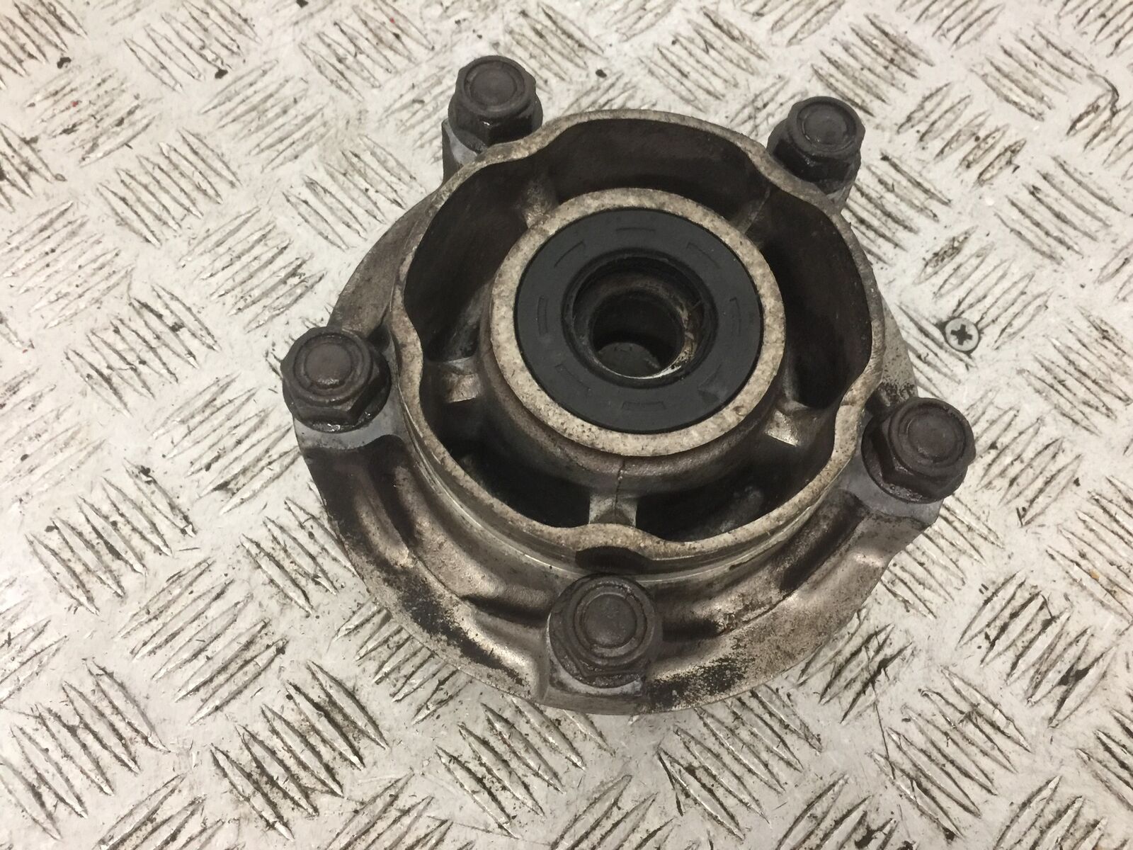 HONDA VTR1000 VTR 1000 FIRESTORM SPROCKET CARRIER  YEAR 2002 (STOCK 794)