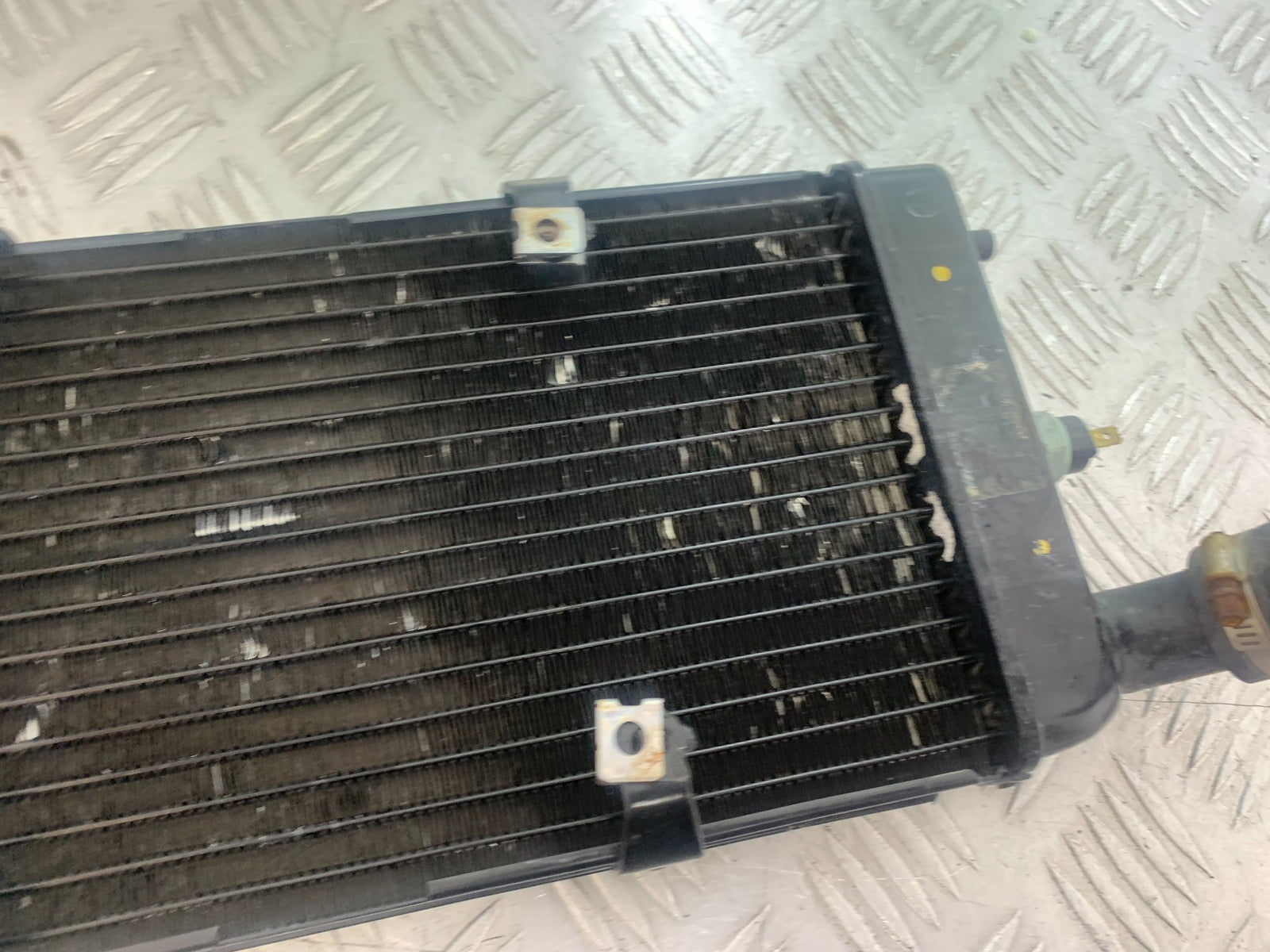HONDA VTX1300 S-6 RADIATOR  YEAR 2004-09 (CMB1159)