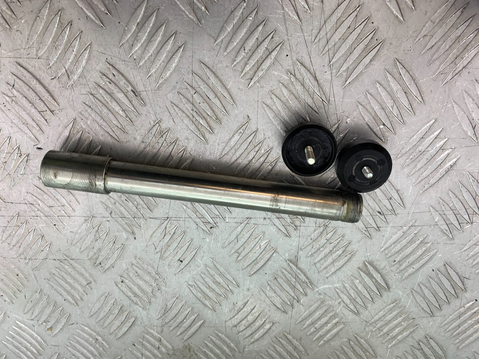 MV AGUSTA 800 F3 FRONT WHEEL SPINDLE   YEAR 2017-2019 (CMB1227)