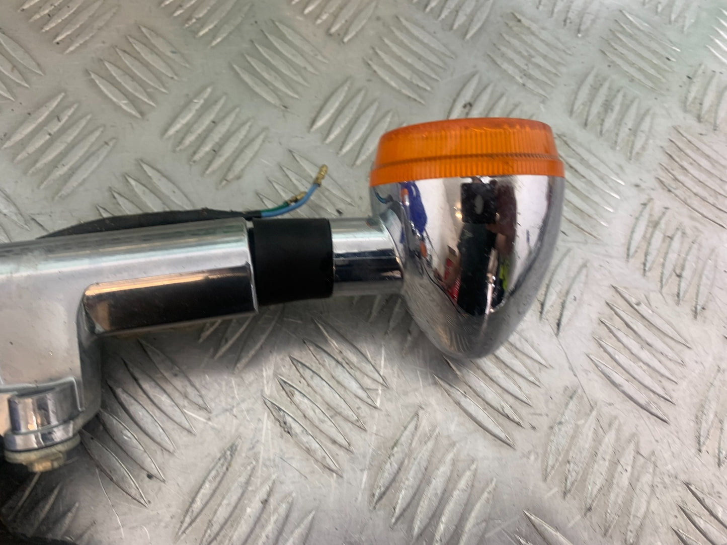 HONDA VTX1300 S-6  FRONT INDICATORS AND BRACKET  YEAR 2004-09 (CMB1159)