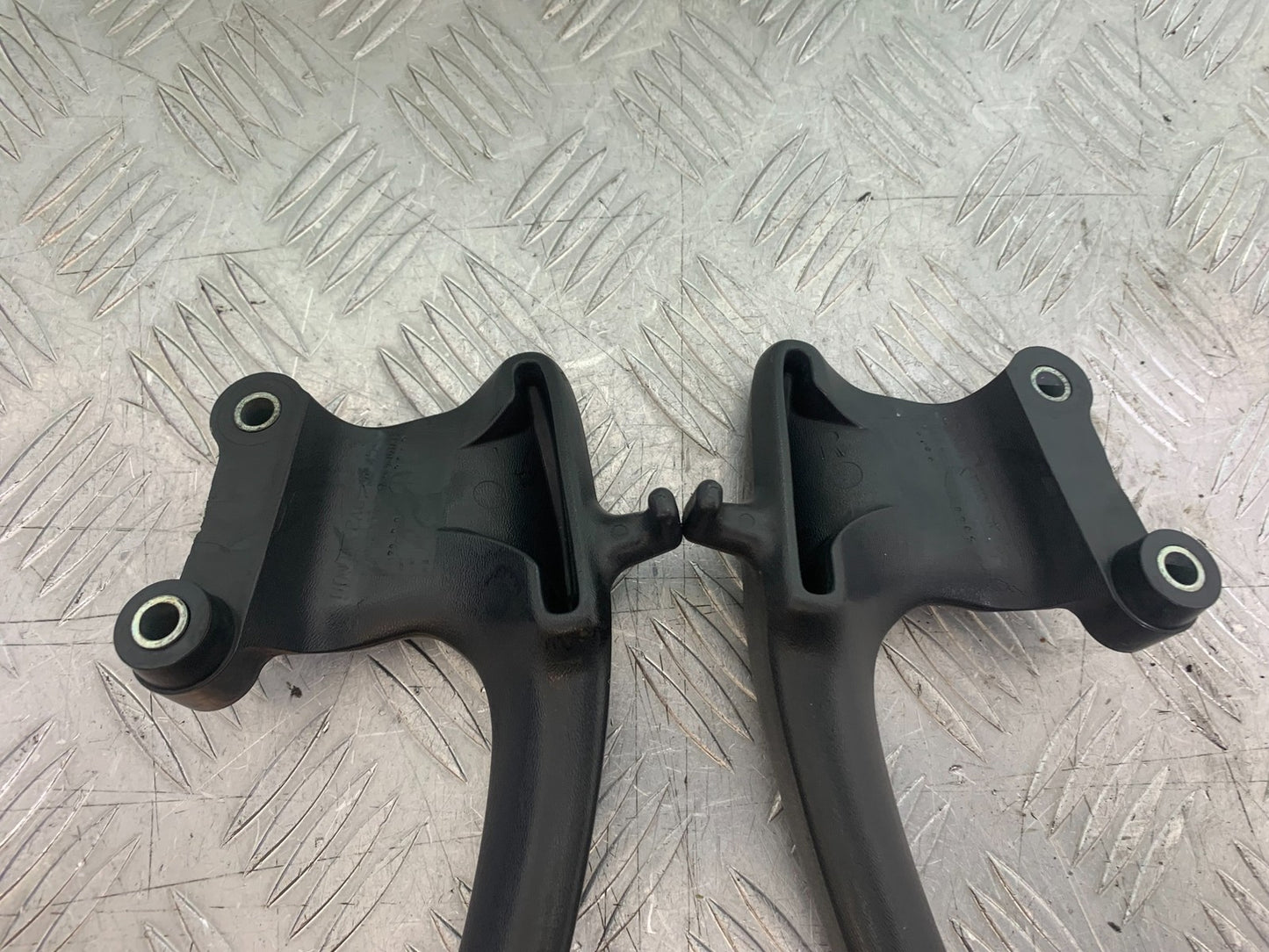 HONDA VFR800 PRE V-TEC GRAB RAILS   YEAR 1998-2001 (CMB1233)