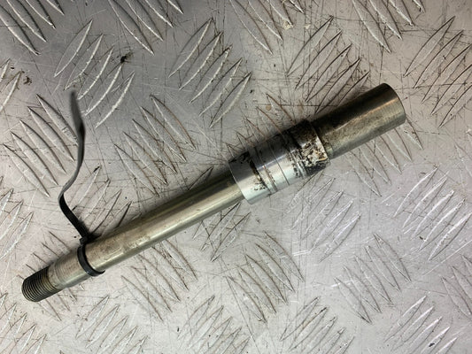 TRIUMPH TRIDENT 660 FRONT WHEEL SPINDLE YEAR 2021-2024 (CMB1295)