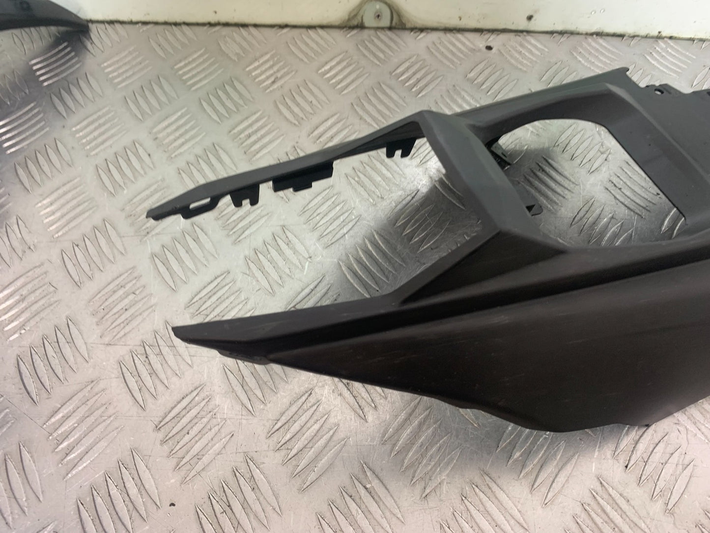 YAMAHA YZF-R125 YZF 125 UNDERTRAY YEAR 2019-2022 (CMB1263)