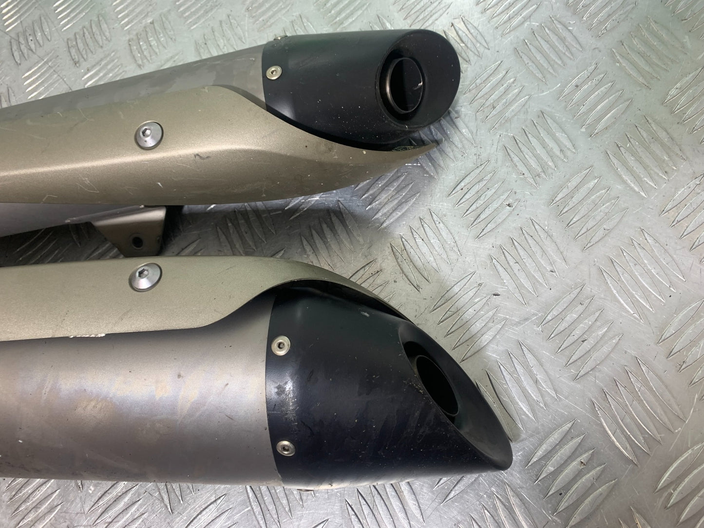 YAMAHA YZF R1 SILENCERS YEAR 2004-2006 (CMB1155)