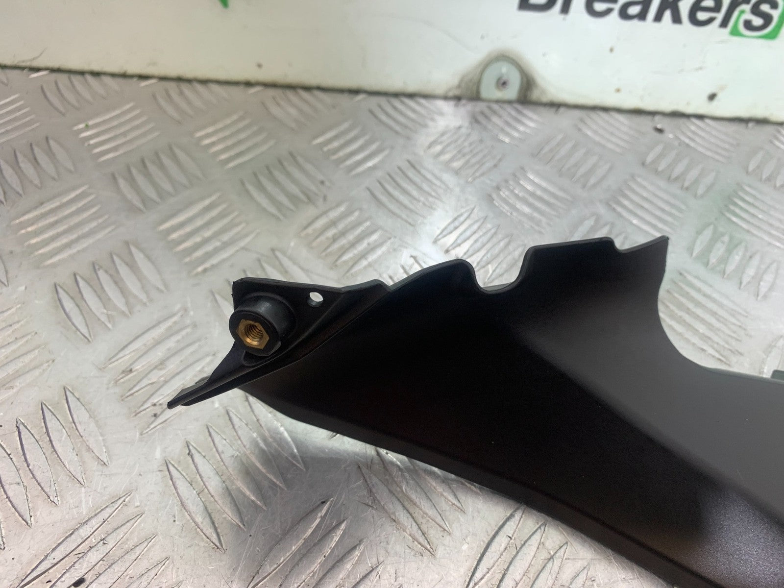 DUCATI 1299 PANIGALE LEFT TOP FAIRING INFILL PANEL YEAR 2016 (CMB 1187)
