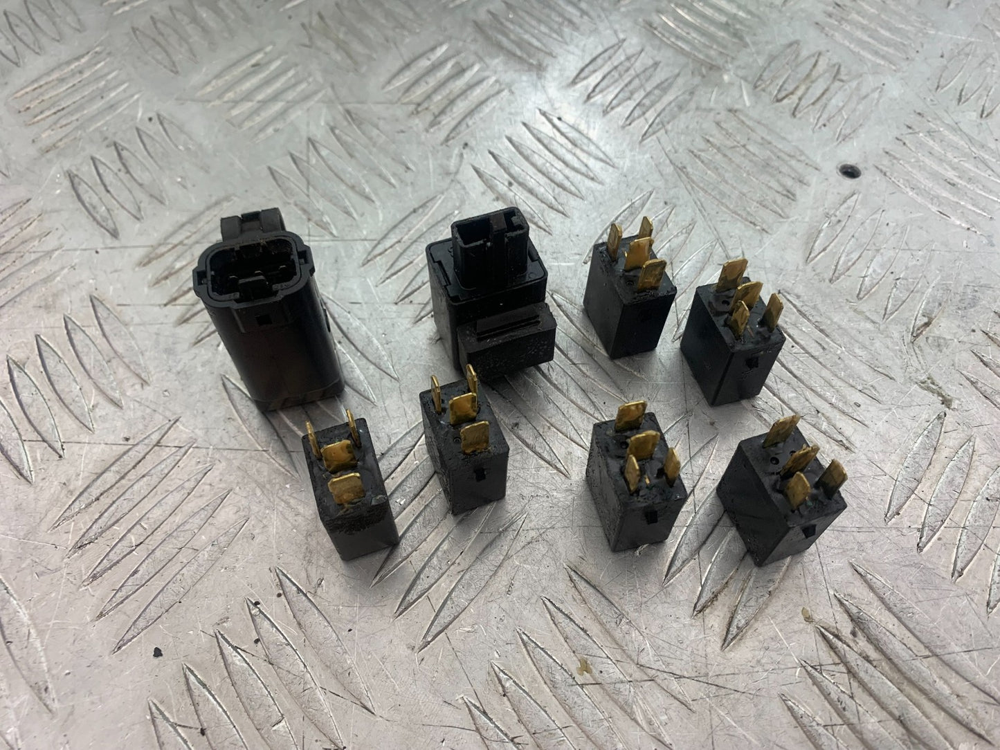 TRIUMPH 675 STREET TRIPLE RELAYS 2013-2016 (CMB1186)