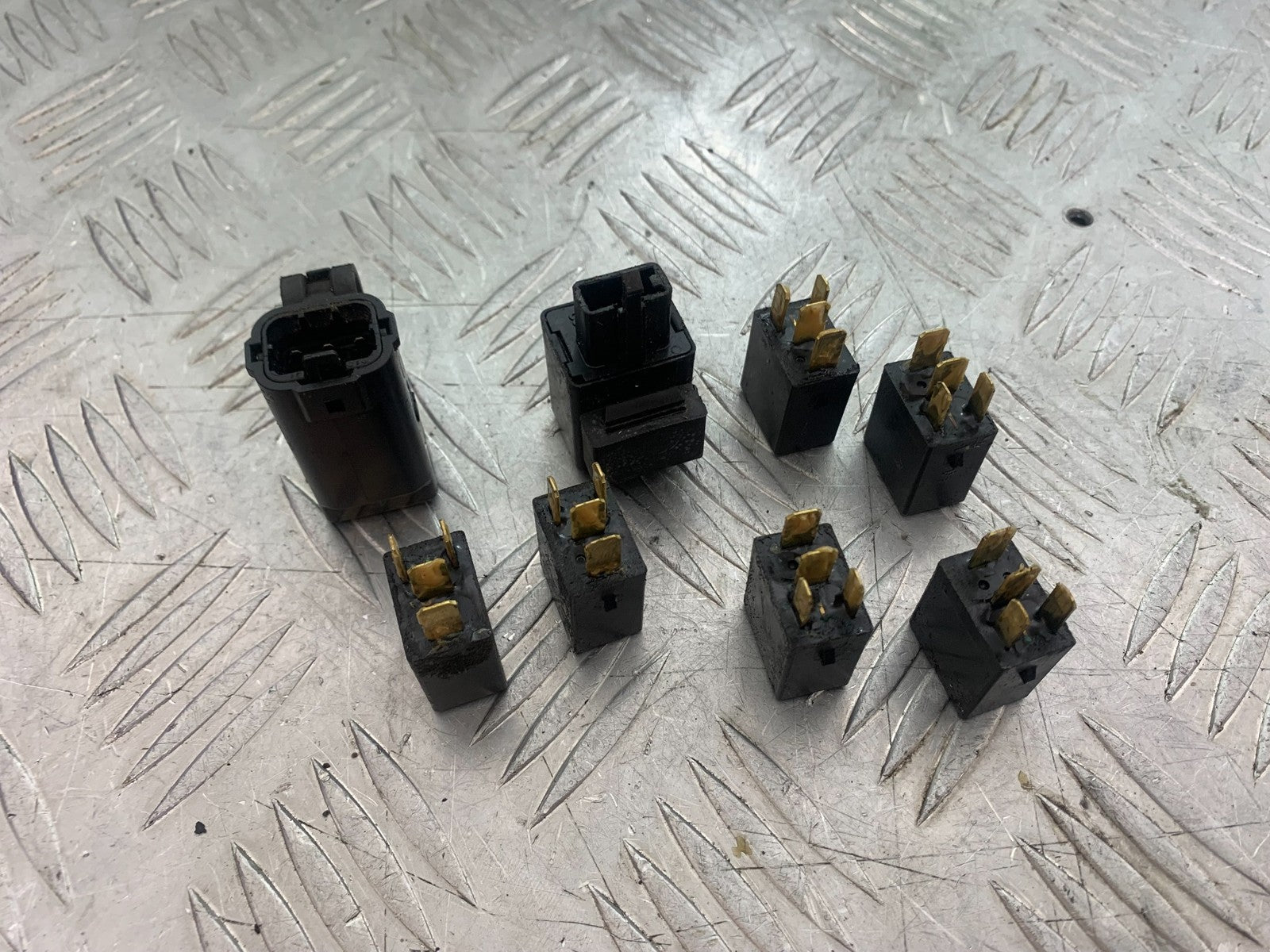 TRIUMPH 675 STREET TRIPLE RELAYS 2013-2016 (CMB1186)