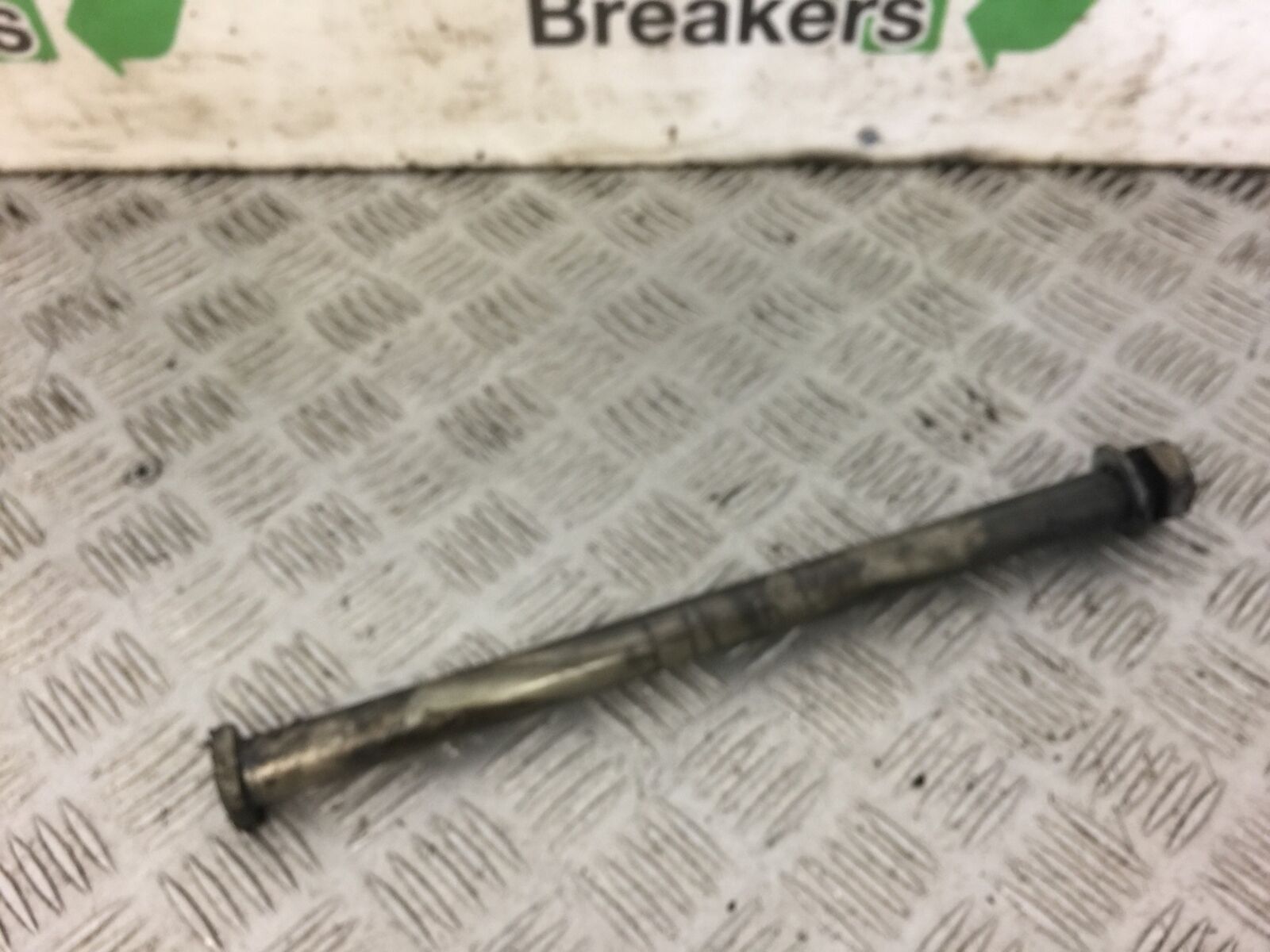 YAMAHA FZ6 S2 SWINGARM SPINDLE  YEAR 2007 (STOCK 547)