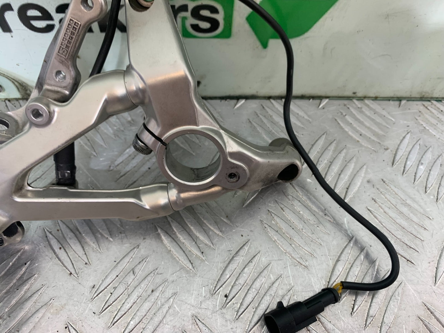 DUCATI 1299 PANIGALE FRONT RIGHT HANGER AND PEG  YEAR 2016 (CMB 1187)