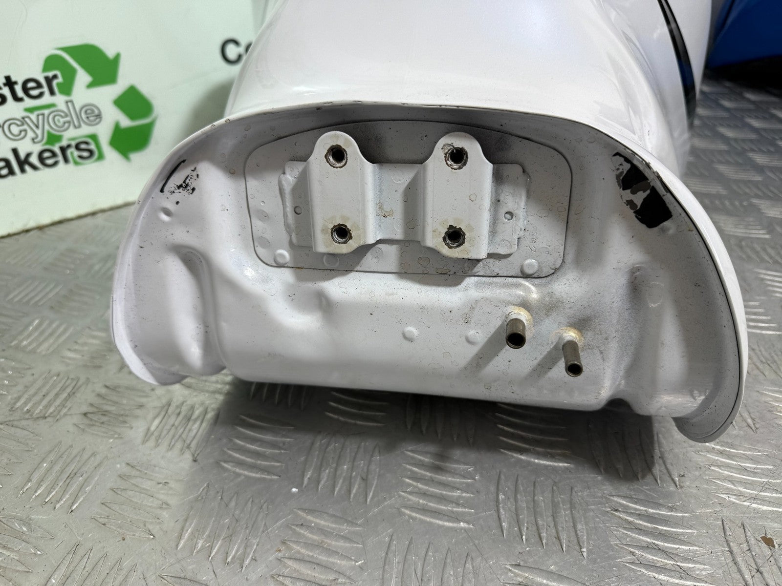 SUZUKI GSXR1300 GSXR 1300 HAYABUSA GEN 2 FUEL PETROL TANK YEAR 2008-2016