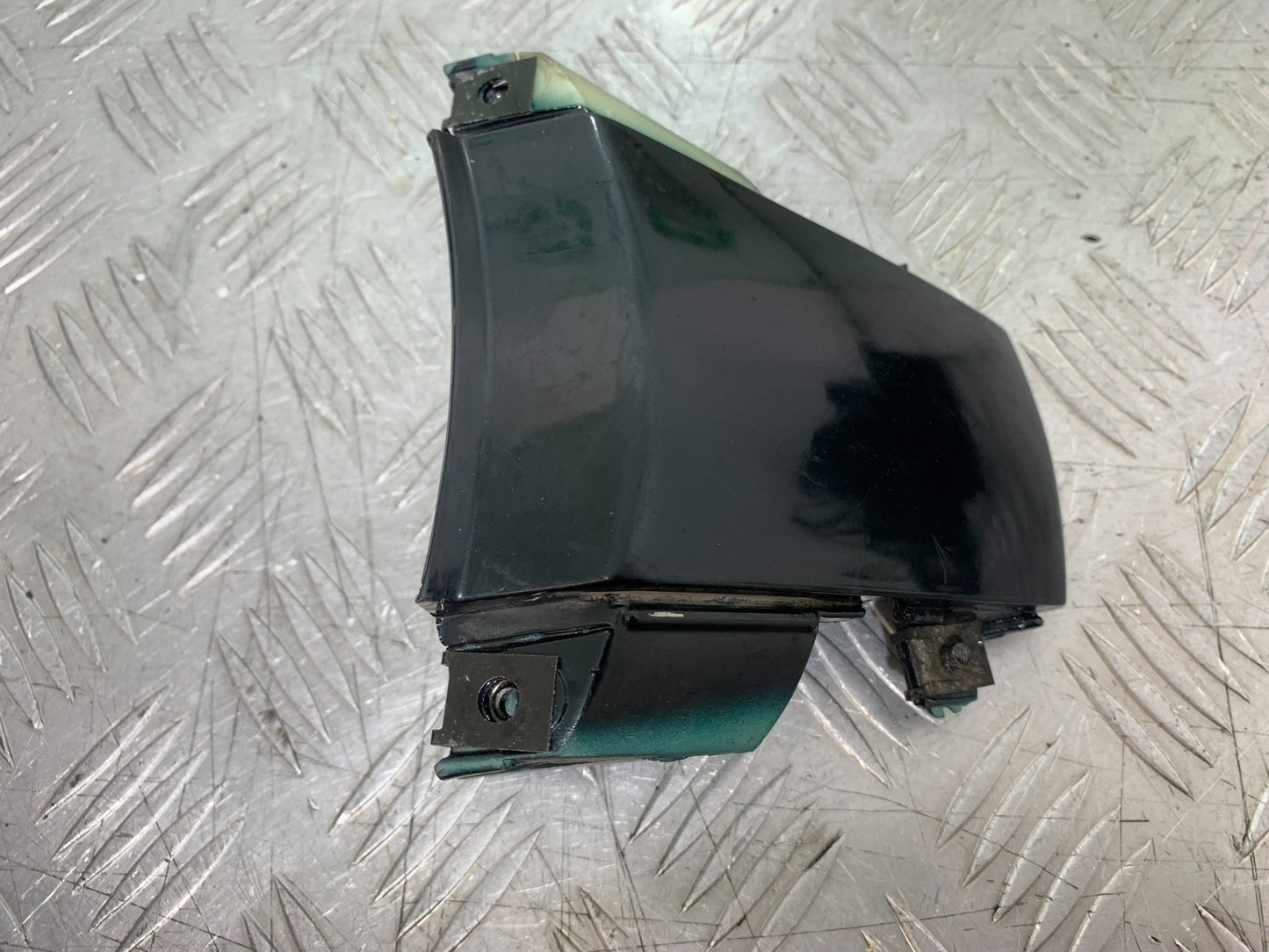 TRIUMPH 955i SPRINT ST TAIL PIECE JOINER  YEAR 1999-04 (CMB1230)