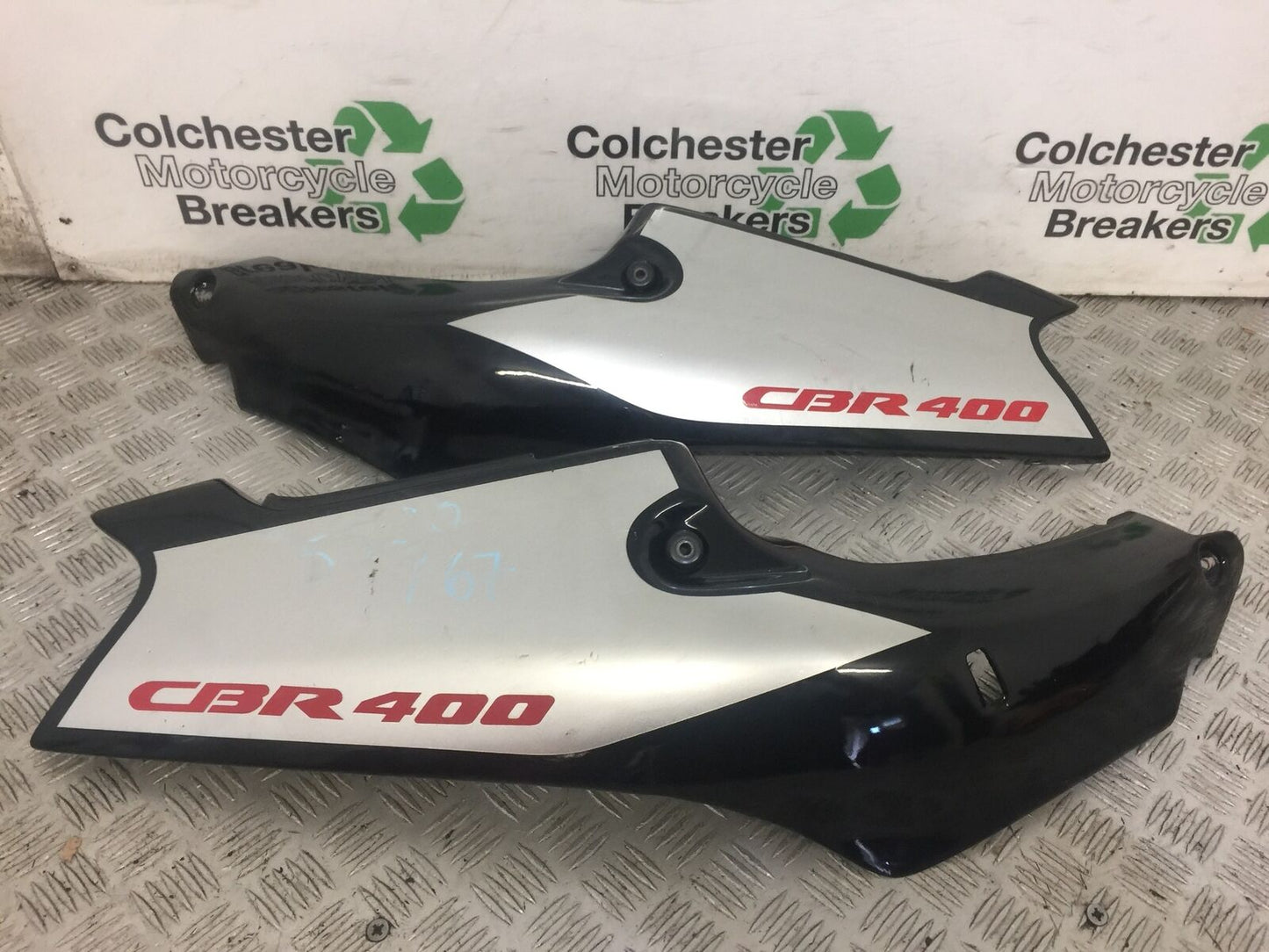 HONDA HONDA CBR400 RR LEFT & RIGHT SEAT PANELS YEAR 1990-95(STOCK 624)