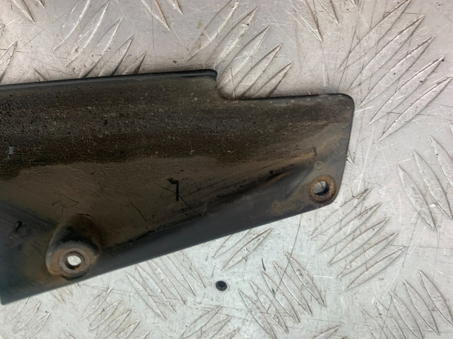 KAWASAKI ER6 F ER6F CHAIN GUARD  YEAR 2005-2008 (CMB1277)