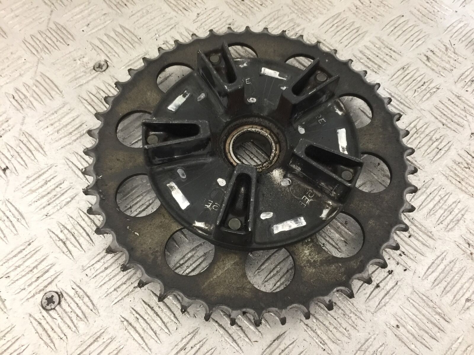 YAMAHA R6 5EB REAR SPROCKET CARRIER   YEAR 1999-2002 (STOCK 823)