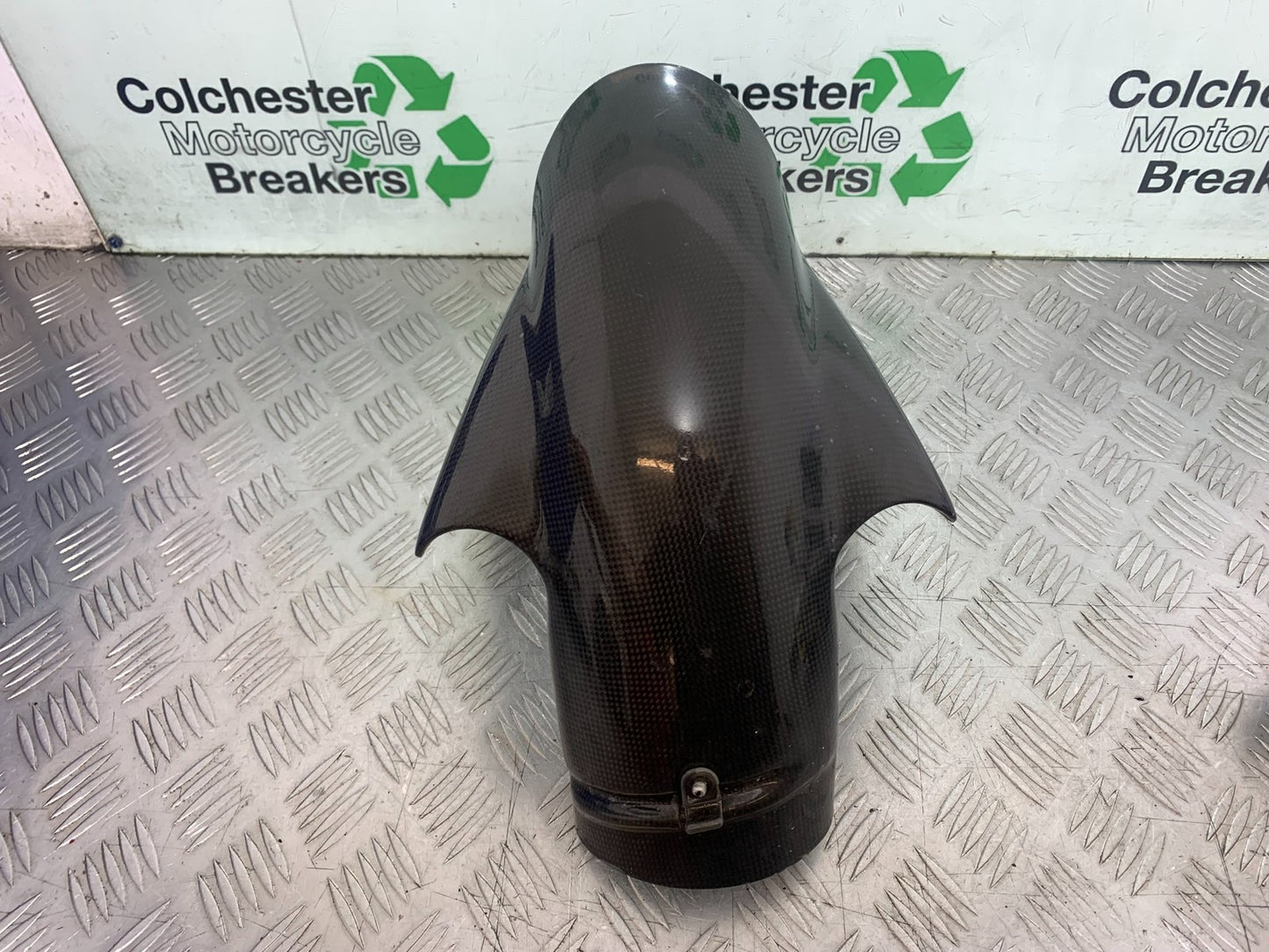 DUCATI 996 SPS 748 916 998 CARBON FRONT MUDGUARD   1999-2000 (CMB1209)