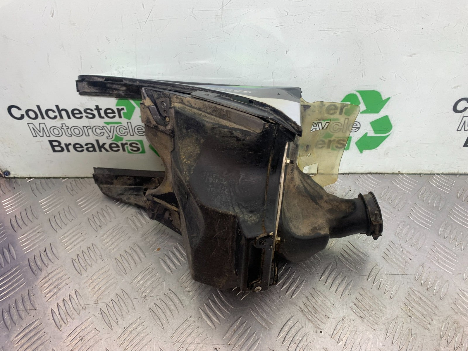 KAWASAKI KXF450 KXF 450 AIRBOX YEAR 2013 CMB1217)