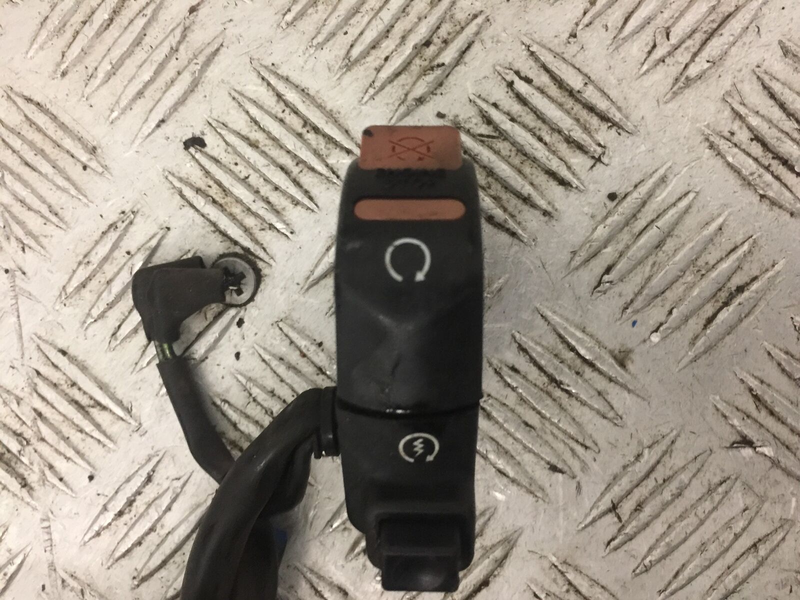HONDA VTR1000 VTR 1000 FIRESTORM RIGHT SWITCH GEAR  YEAR 2002 (STOCK 794)