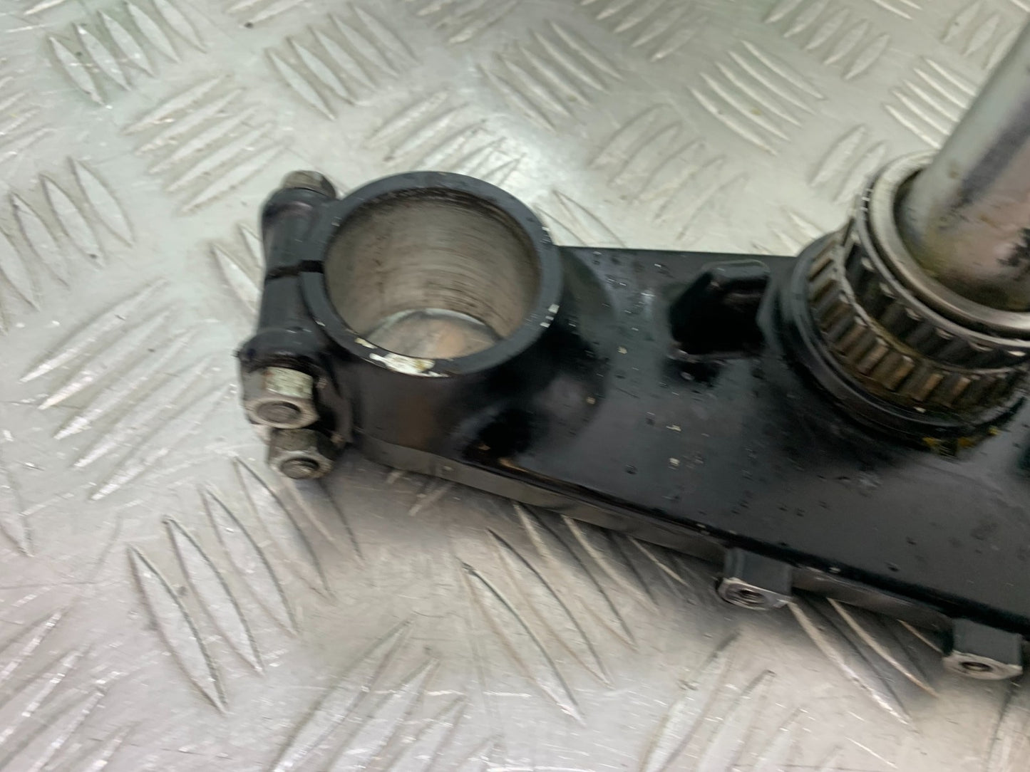 KAWASAKI ZZR1100 D BOTTOM YOKE YEAR 1993-2001 (CMB1189)