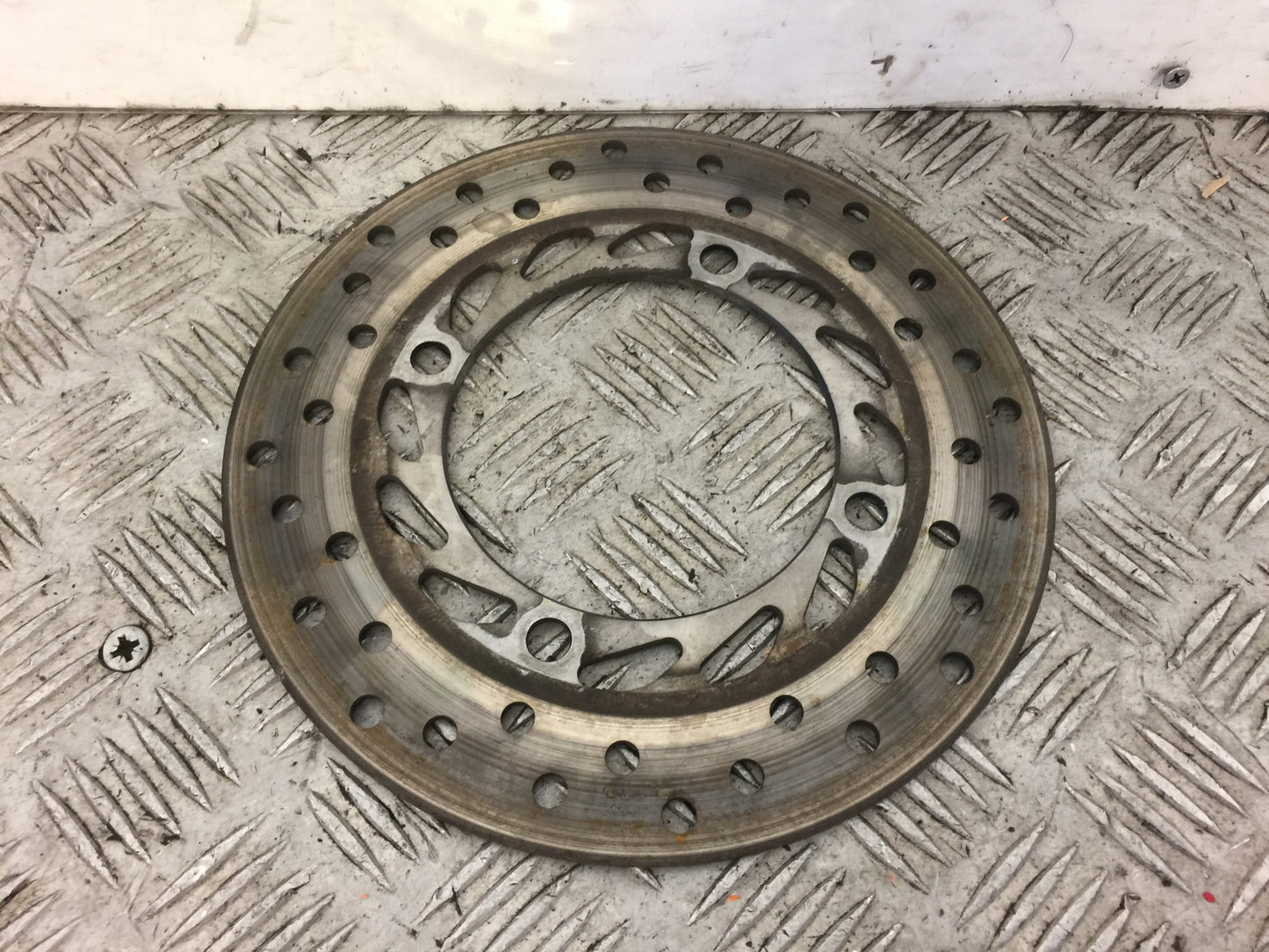 HONDA CBR125 CBR 125 REAR BRAKE DISC  YEAR 2011-2017 (STOCK 334)