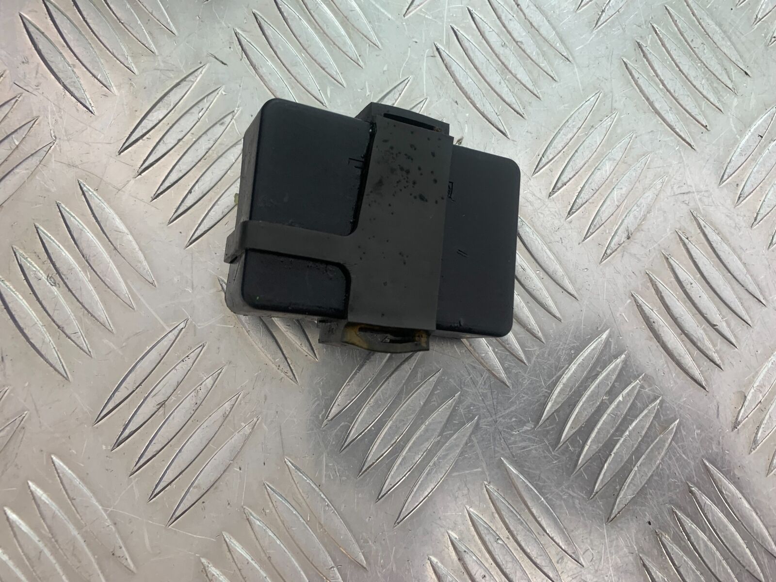HONDA CBR125 CBR 125 CDI UNIT  YEAR 2004-06  (CMB1040)