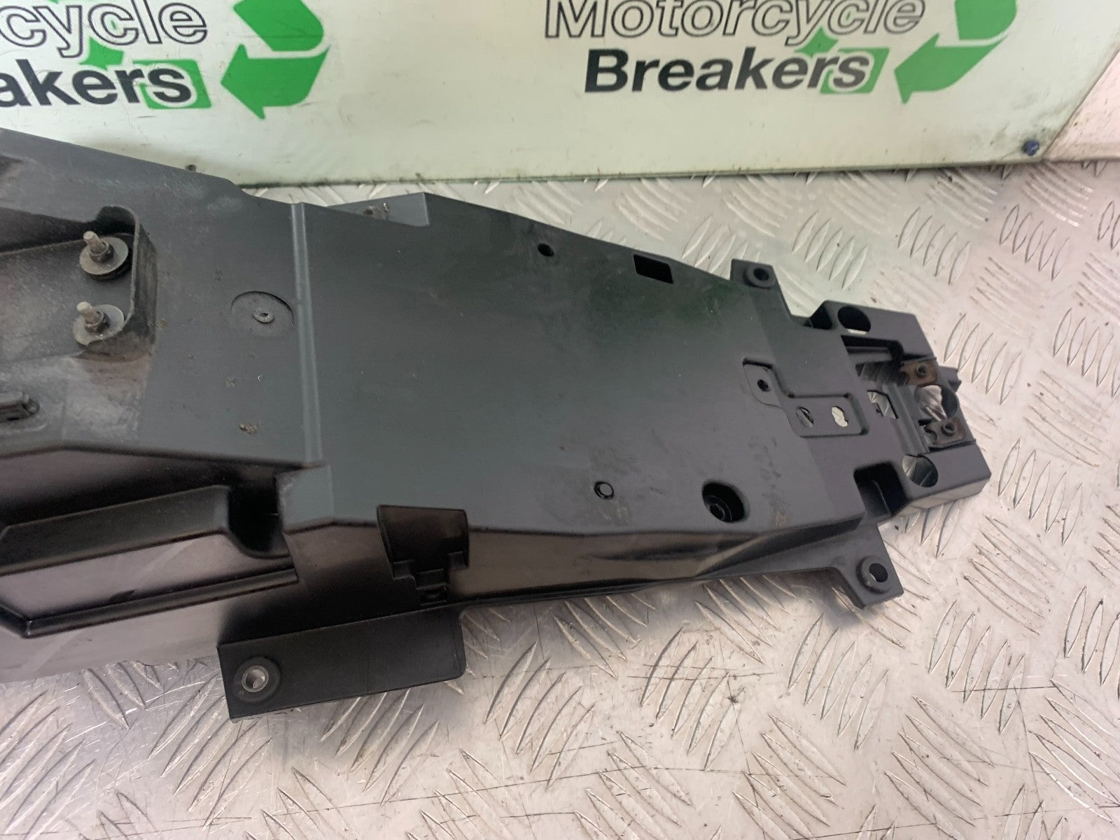 YAMAHA XSR900 XSR 900 UNDERTRAY  YEAR 2022-2024 (CMB1215)