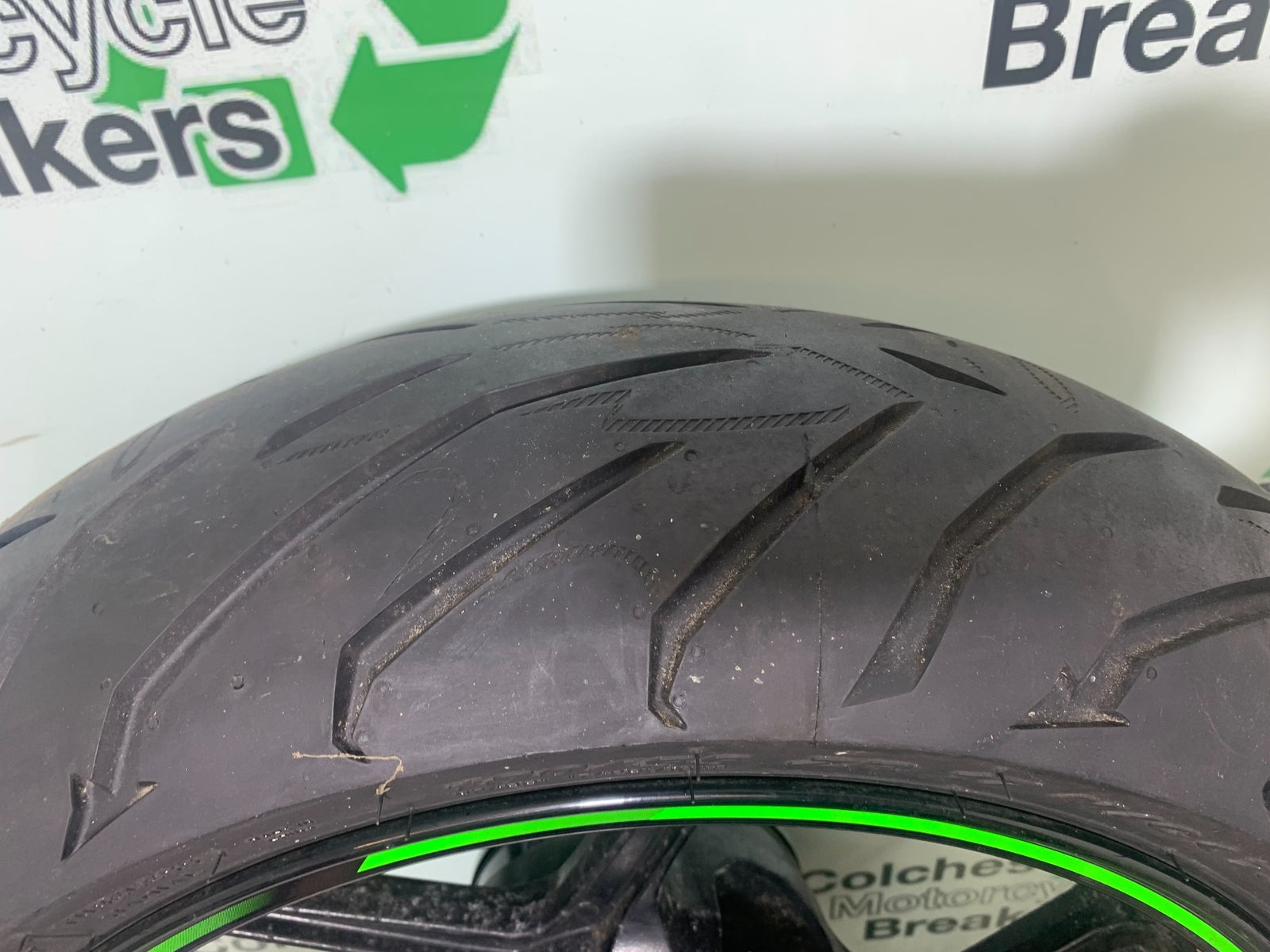 KAWASAKI ZX6R REAR WHEEL  YEAR 2009-2012 (CMB1136)