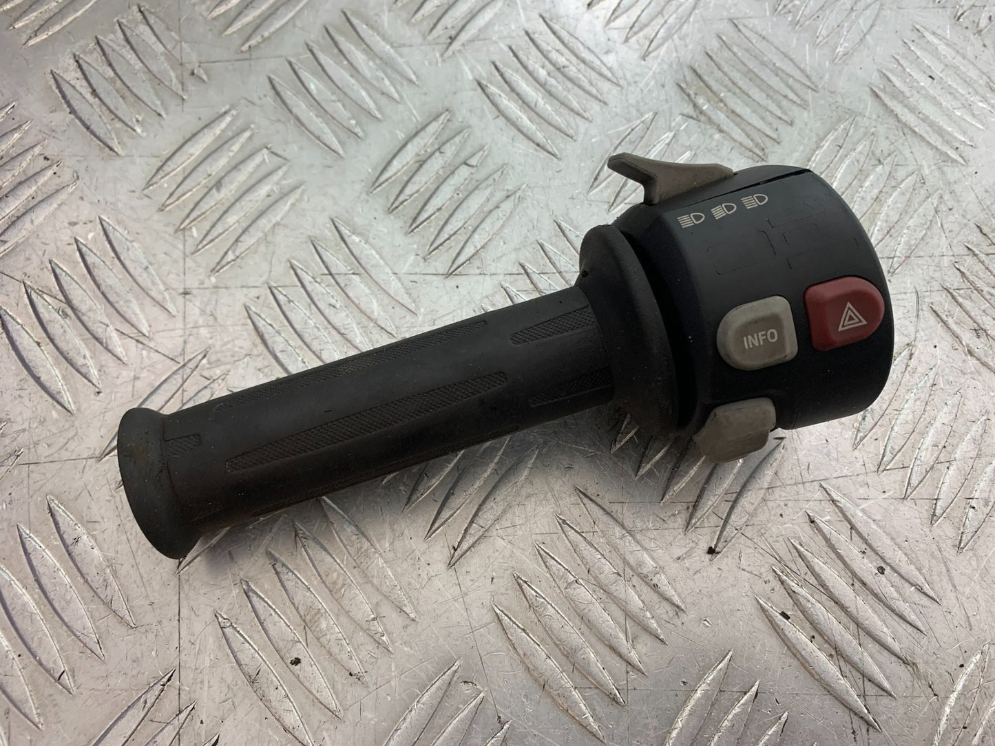 BMW F800 GT LEFT SWITCH GEAR   YEAR 2013-2017 (CMB1248)