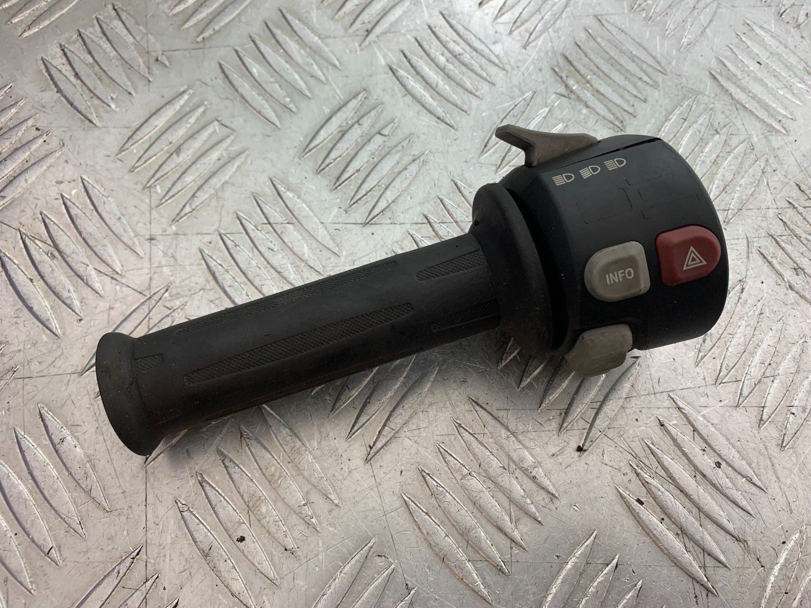 BMW F800 GT LEFT SWITCH GEAR   YEAR 2013-2017 (CMB1248)