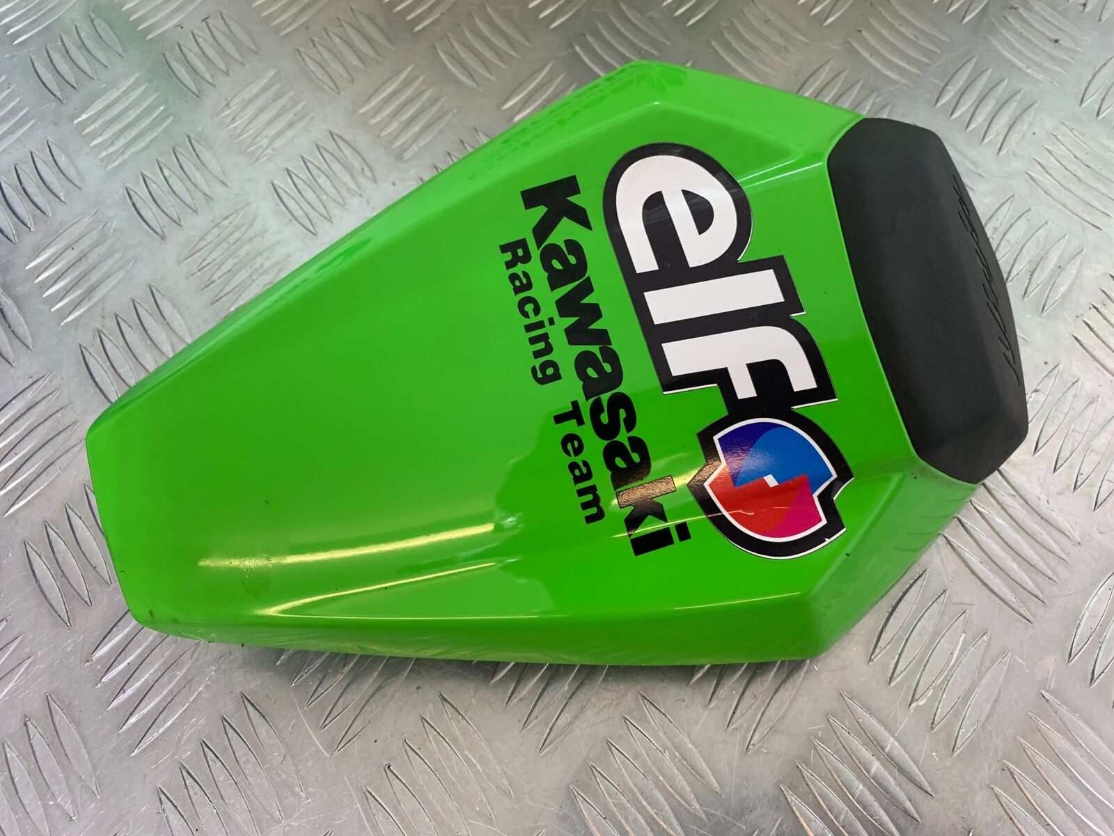 KAWASAKI ZX10R ZX 10R REAR SEAT COWL (ONE BROKEN LUG)  YEAR 2016-2020 (CMB1015)