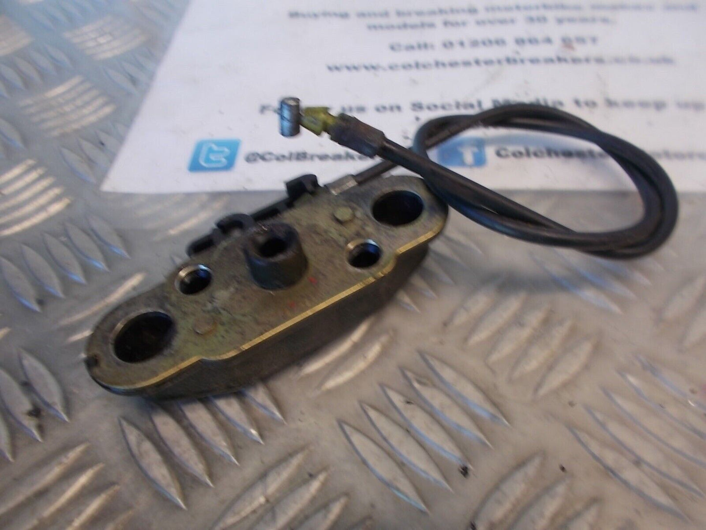 SUZUKI GSF600 GFSF 600 BANDIT SEAT CATCH  YEAR 2002