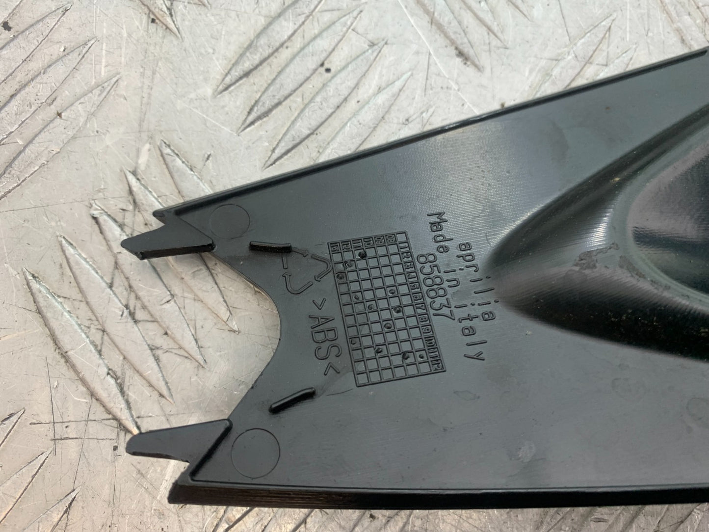 APRILIA TUONO 1000 V4R REAR SEAT COWL  YEAR 2011-13  (CMB1331)
