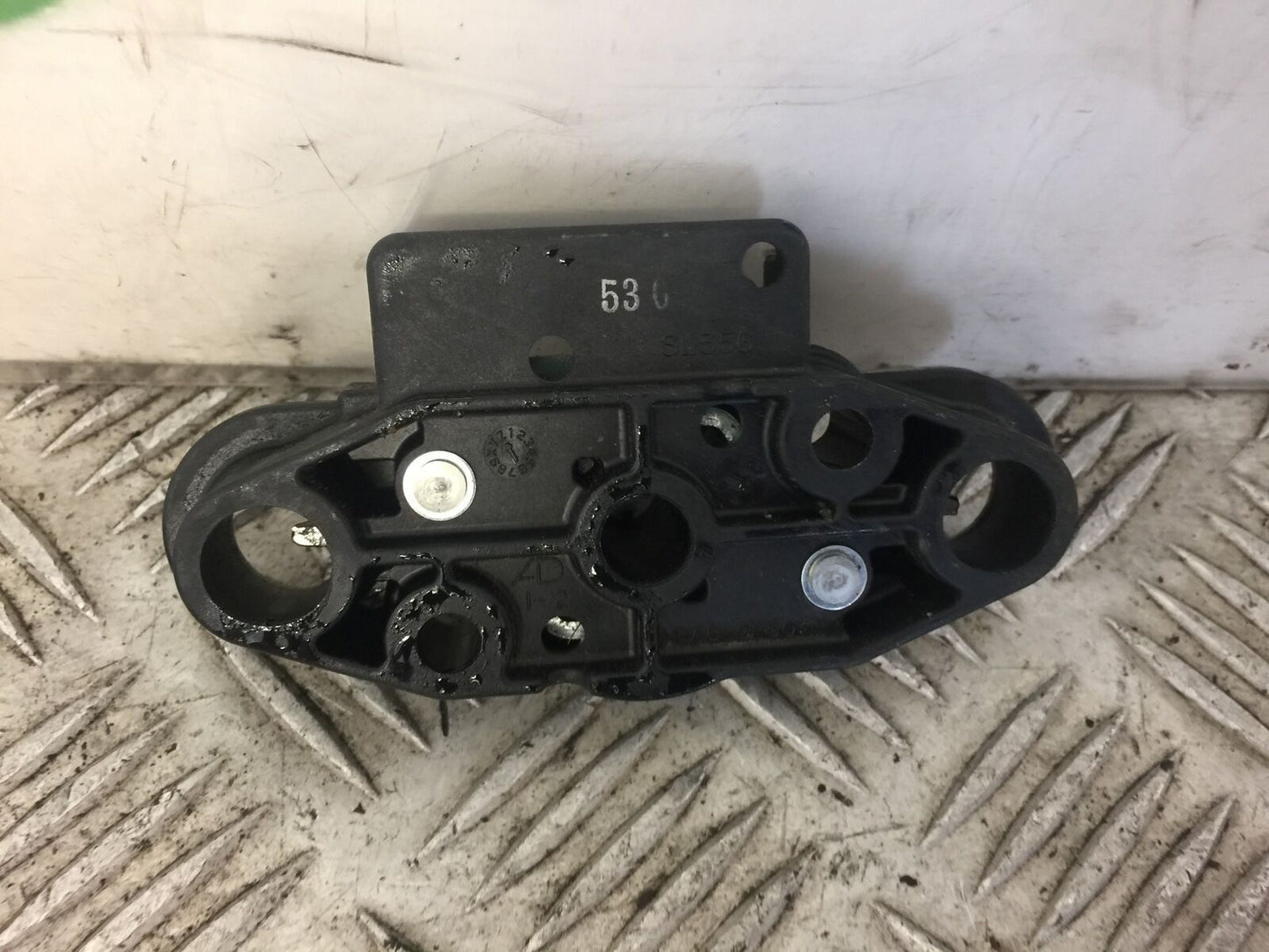 KAWASAKI ZX6R ZX636 ZX 636 REAR SEAT CATCH 2013-2016 (STOCK 342)