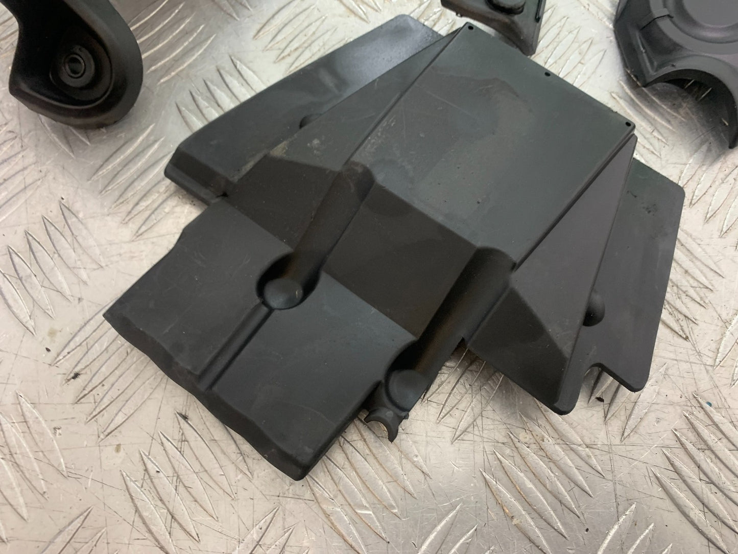 DUCATI 937 MONSTER INFILL PANELS  YEAR 2021-2024 (CMB1270)
