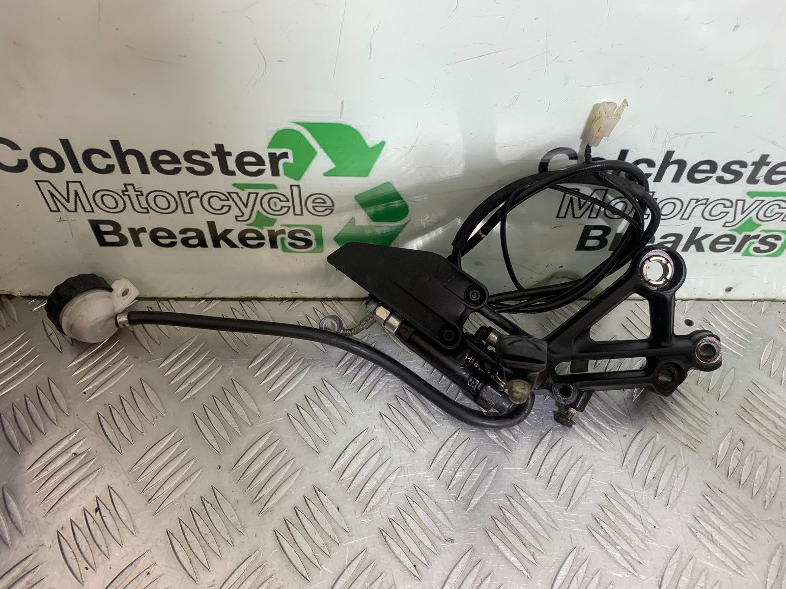 KTM DUKE 390 FRONT RIGHT HANGER YEAR 2017- 2023 (CMB1314)
