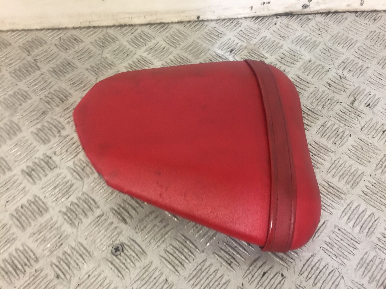 YAMAHA R6 REAR SEAT  YEAR 2008-2014 (STOCK 637)