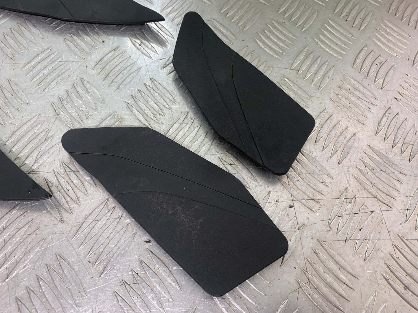 YAMAHA XMAX 300 FLOOR MATTS   YEAR 2017-2020 (CMB1218)